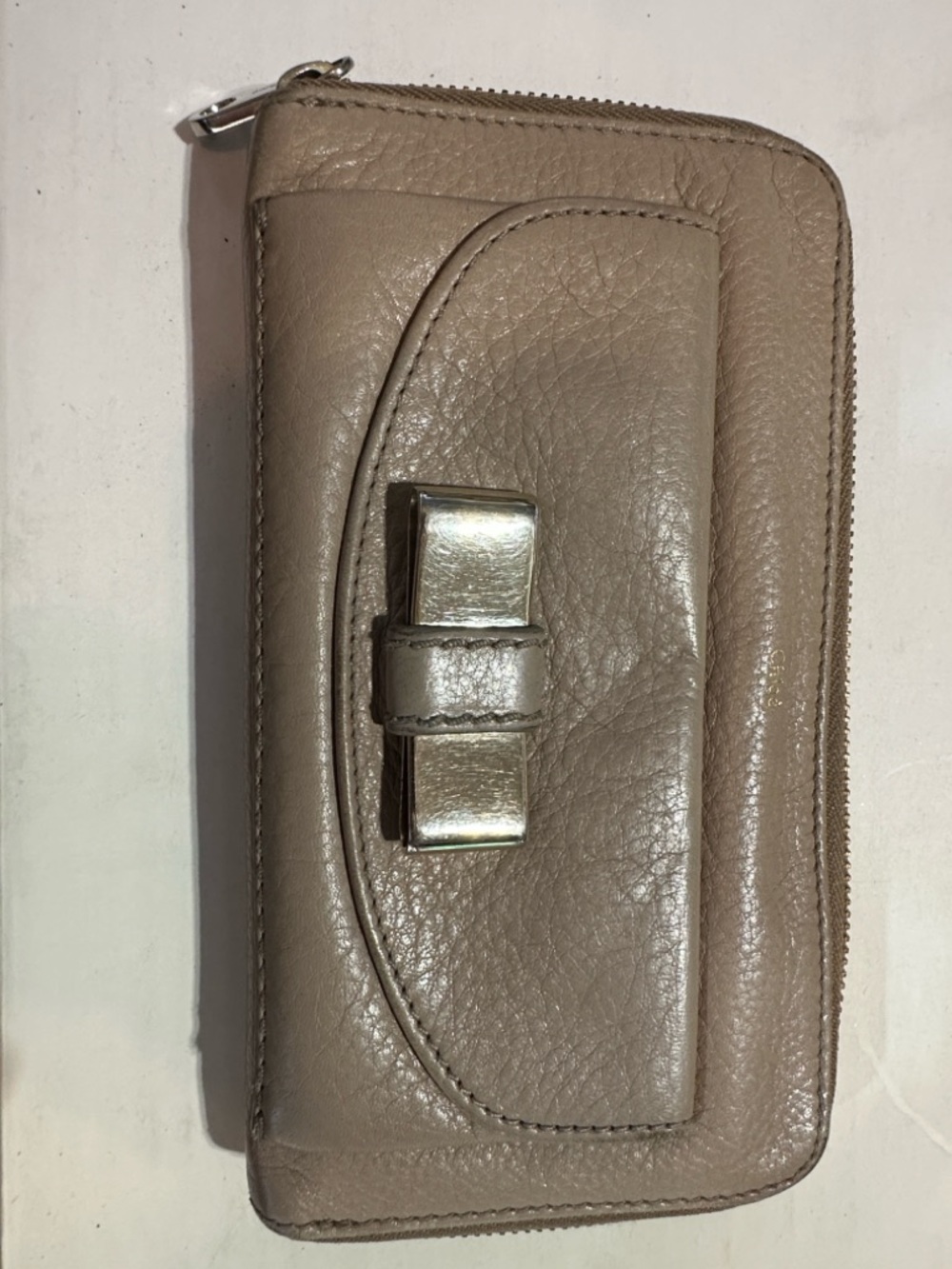 Authentic Chloé Lily Bobbie Beige Leather Zip Around Long Continental Wallet